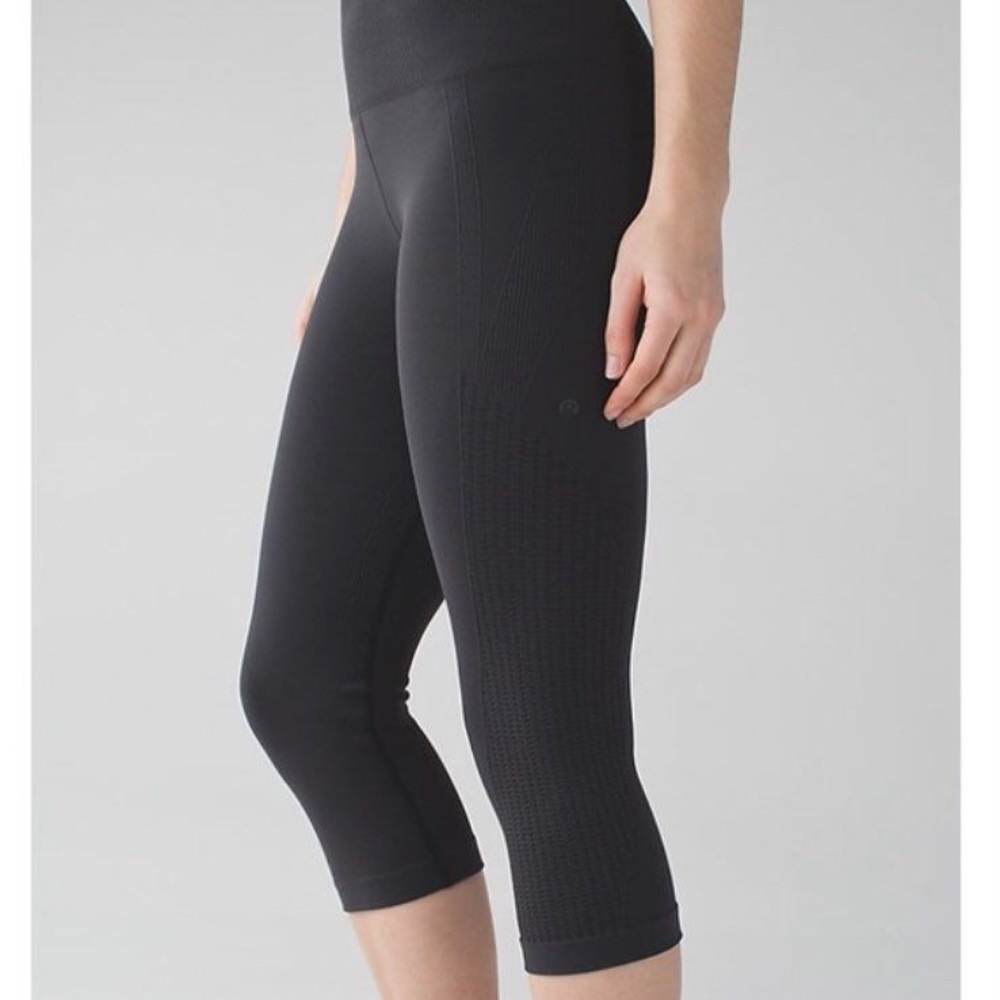 Lululemon go flow crop new size 4